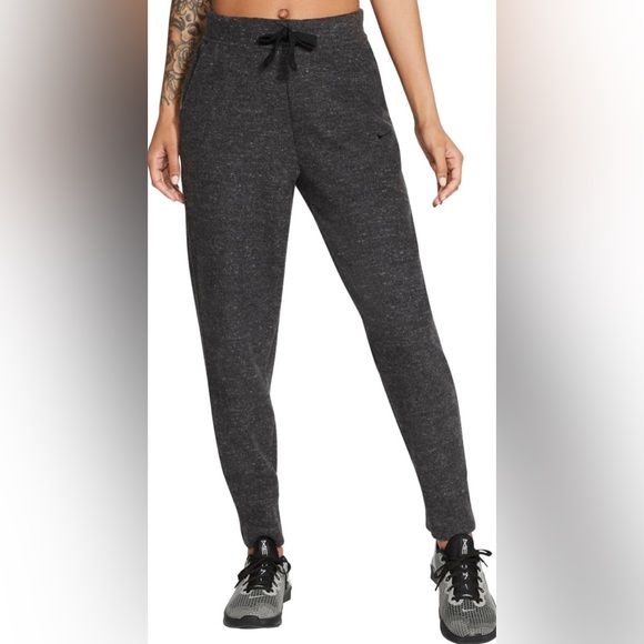 nike women's tapered training pants